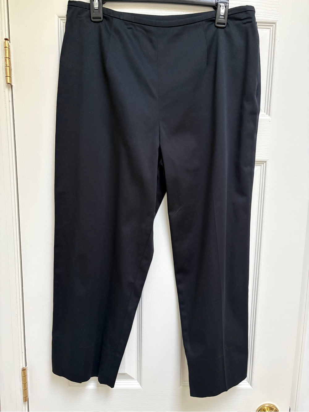 Women's Black Cropped Ponte Pants